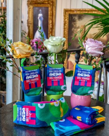 Rosa y duo de calcetines Fundación ACDM