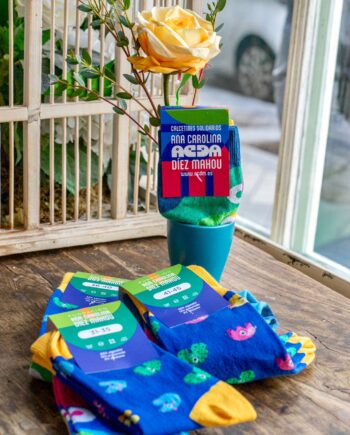 Rosa y duo de calcetines Fundación ACDM